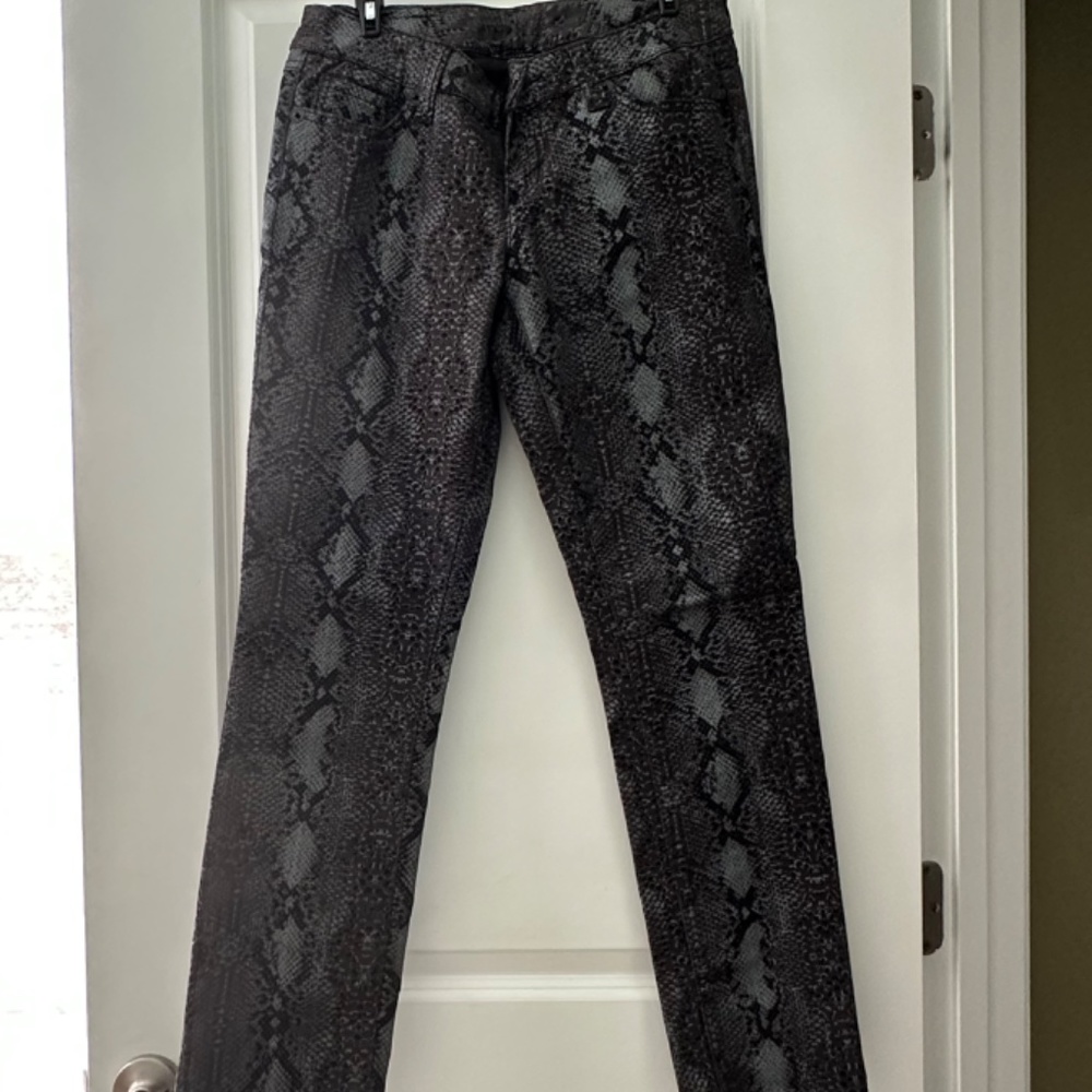 Seven7 Snake Skin Print Skinny Jeans Size 28 ( size 6 ) - Picture 2 of 9